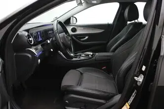 Mercedes-Benz E 220, 2.0, 143 kW, дизель, автомат, задний привод