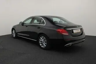 Mercedes-Benz E 220, 2.0, 143 kW, дизель, автомат, задний привод