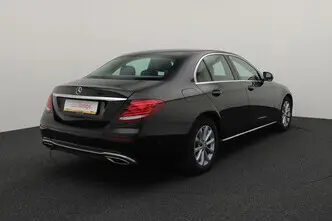 Mercedes-Benz E 220, 2.0, 143 kW, дизель, автомат, задний привод