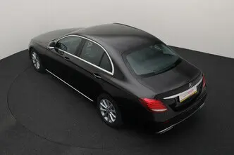 Mercedes-Benz E 220, 2.0, 143 kW, дизель, автомат, задний привод