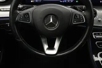 Mercedes-Benz E 220, 2.0, 143 kW, дизель, автомат, задний привод