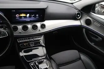 Mercedes-Benz E 220, 2.0, 143 kW, дизель, автомат, задний привод