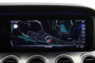Mercedes-Benz E 220, 2.0, 143 kW, дизель, автомат, задний привод