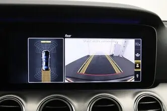 Mercedes-Benz E 220, 2.0, 143 kW, дизель, автомат, задний привод