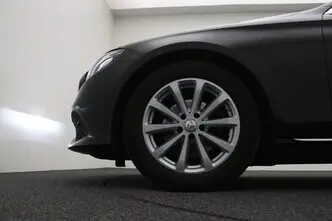 Mercedes-Benz E 220, 2.0, 143 kW, дизель, автомат, задний привод