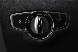 Mercedes-Benz E 220, 2.0, 143 kW, дизель, автомат, задний привод