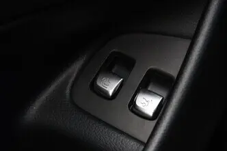 Mercedes-Benz E 220, 2.0, 143 kW, дизель, автомат, задний привод