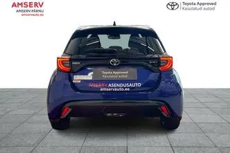 Toyota Yaris, 1.5, 68 kW, гибрид, автомат, передний привод