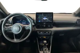 Toyota Yaris, 1.5, 68 kW, гибрид, автомат, передний привод