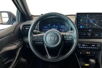 Toyota Yaris, 1.5, 68 kW, гибрид, автомат, передний привод
