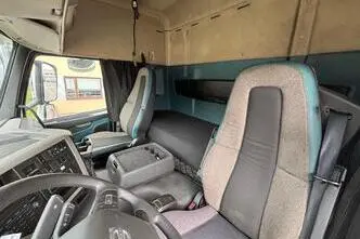 Volvo FM330, 248 kW, diisel, automaat