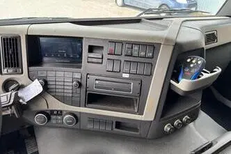 Volvo FM330, 248 kW, diisel, automaat