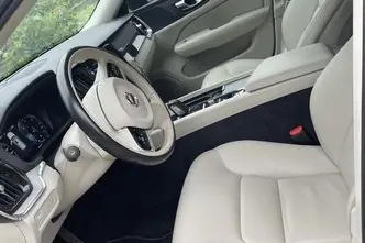 Volvo V60 Cross Country, 2.0, 145 kW, гибрид, автомат, полный привод