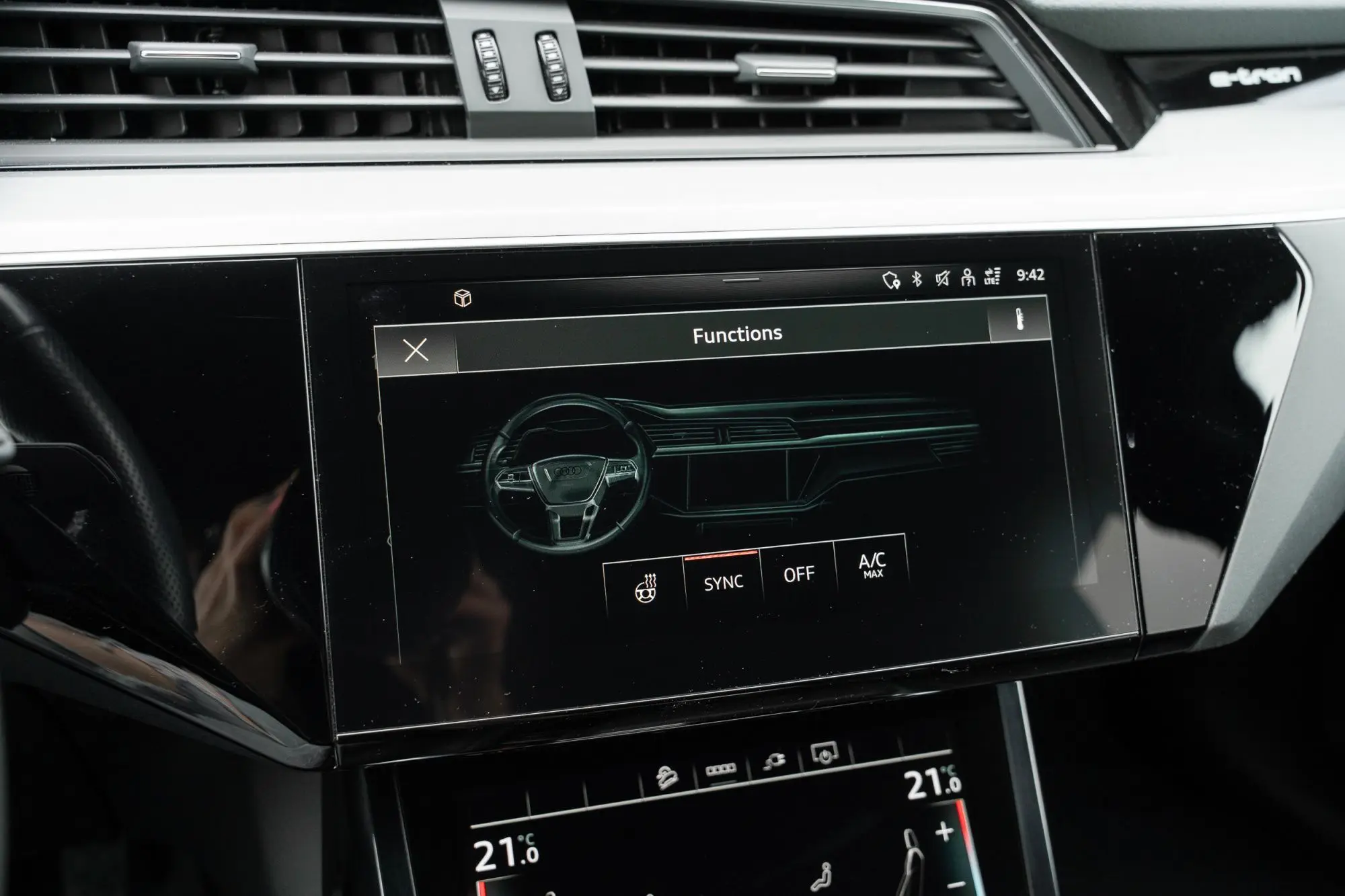 Audi e-tron, 371 kW, elekter, automaat, nelikvedu