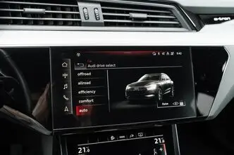 Audi e-tron, 371 kW, elekter, automaat, nelikvedu