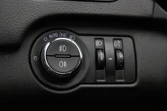 Opel Insignia, 1.6, 100 kW, дизель, механическая, передний привод