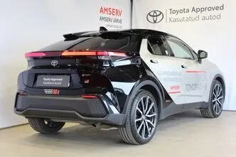 Toyota C-HR, 2.0, 112 kW, гибрид, автомат, полный привод