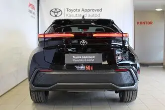 Toyota C-HR, 2.0, 112 kW, гибрид, автомат, полный привод