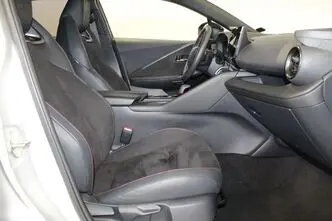 Toyota C-HR, 2.0, 112 kW, гибрид, автомат, полный привод