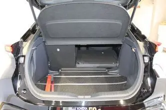 Toyota C-HR, 2.0, 112 kW, гибрид, автомат, полный привод