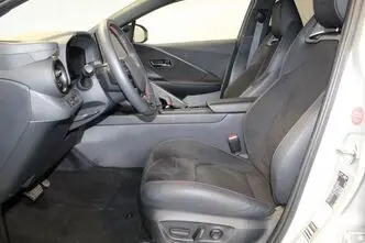 Toyota C-HR, 2.0, 112 kW, гибрид, автомат, полный привод