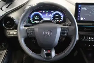 Toyota C-HR, 2.0, 112 kW, гибрид, автомат, полный привод