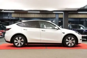Tesla Model Y, 153 kW, электричество, автомат, полный привод