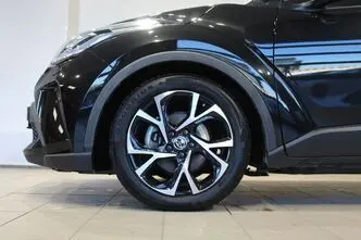 Toyota C-HR, 1.8, 72 kW, гибрид, автомат, передний привод