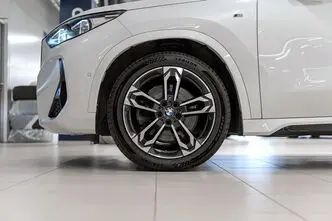 BMW X1, 2.0, 145 kW, гибрид, автомат, полный привод