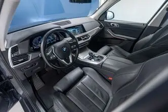 BMW X5, 3.0, 210 kW, hybrid, automatic, four-wheel drive