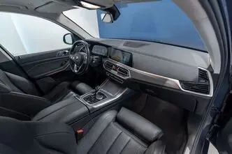 BMW X5, 3.0, 210 kW, hybrid, automatic, four-wheel drive