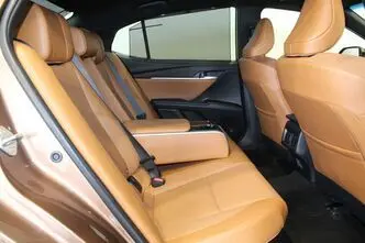 Toyota Camry, 2.5, 137 kW, hybrid, automatic, front-wheel drive