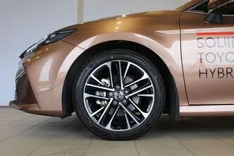 Toyota Camry, 2.5, 137 kW, hybrid, automatic, front-wheel drive