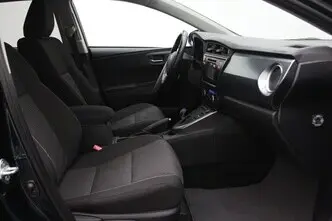 Toyota Auris, 1.8, 73 kW, hybrid, automatic, front-wheel drive
