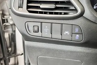 Hyundai i30, 1.4, 103 kW, bensiin, automaat, esivedu