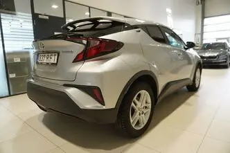 Toyota C-HR, 1.8, 72 kW, гибрид, автомат, передний привод