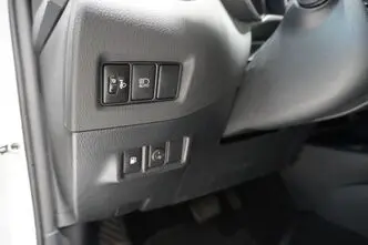 Toyota C-HR, 1.8, 72 kW, гибрид, автомат, передний привод