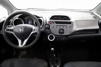 Honda Jazz, 1.3, 73 kW, бензин, механическая, передний привод