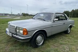 Mercedes-Benz 230, 2.3, 80 kW, бензин, автомат, задний привод