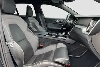 Volvo V60, 2.0, 223 kW, plug-in hybrid, automatic, four-wheel drive