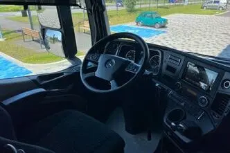Mercedes-Benz Actros, 12.8, 330 kW, дизель, задний привод