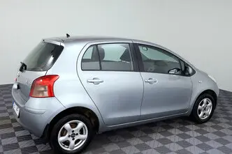 Toyota Yaris, 1.4, 66 kW, дизель, механическая, передний привод
