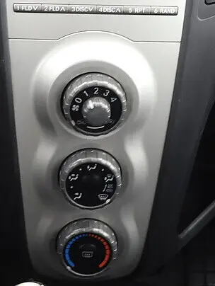 Toyota Yaris, 1.4, 66 kW, дизель, механическая, передний привод