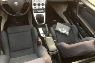 Alfa Romeo Spider, 1.8, 107 kW, бензин, механическая, передний привод