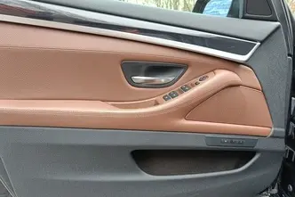 BMW 520, 2.0, 140 kW, дизель, автомат, задний привод