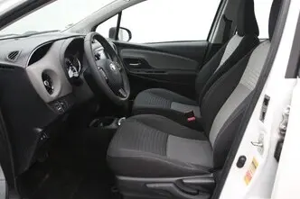 Toyota Yaris, 1.5, 54 kW, hybrid, automatic, front-wheel drive