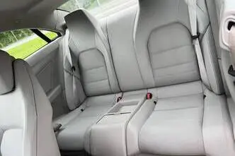 Mercedes-Benz E 250, 2.1, 150 kW, diisel, automaat, tagavedu
