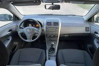 Toyota Corolla, 1.4, 71 kW, бензин, механическая, передний привод