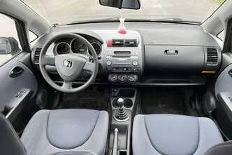 Honda Jazz, 1.3, 61 kW, бензин, механическая, передний привод