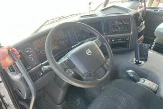Volvo FM 330 4x2, 248 kW, diisel, automaat